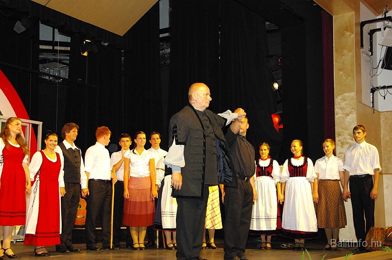 unnepimusor_mmmh_2009_060.jpg