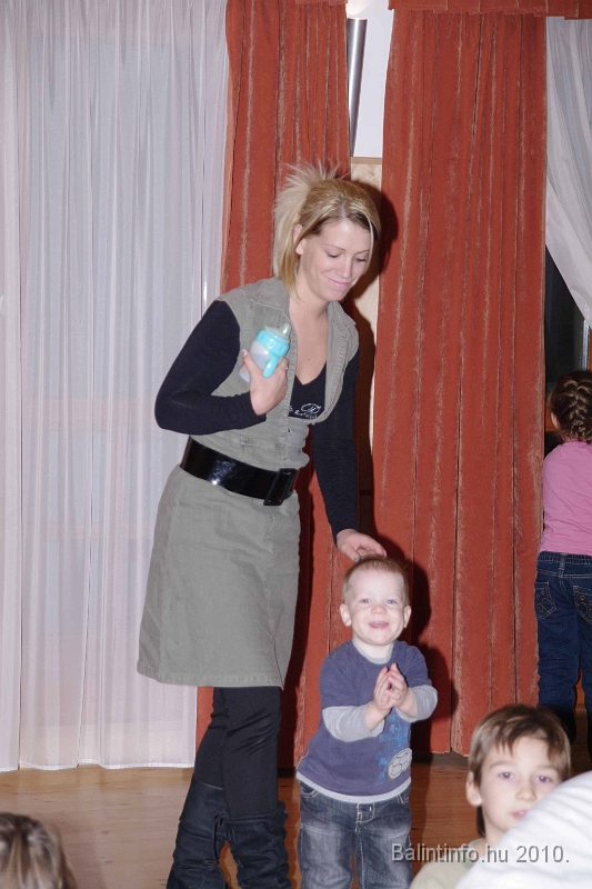 erdelyiegyesulet_mikulas_2010_005.jpg