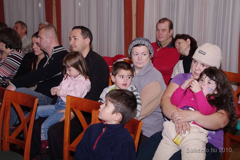 erdelyiegyesulet_mikulas_2010_021.jpg