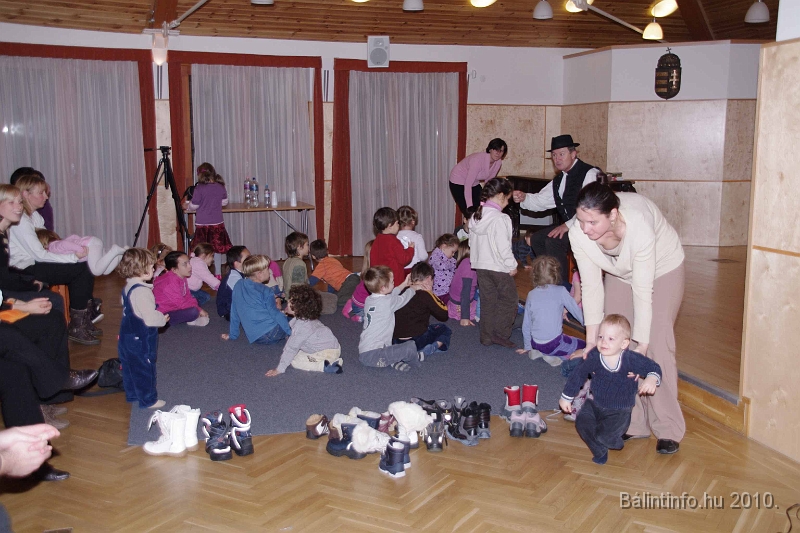 erdelyiegyesulet_mikulas_2010_026.jpg