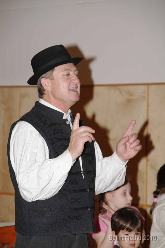 erdelyiegyesulet_mikulas_2010_027.jpg