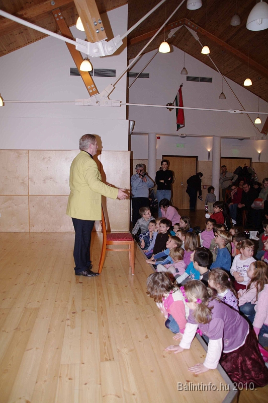 erdelyiegyesulet_mikulas_2010_028.jpg