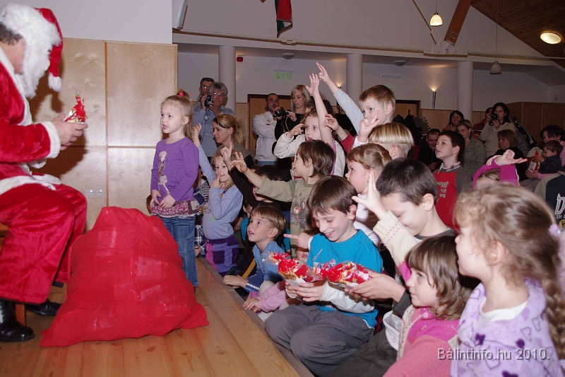 erdelyiegyesulet_mikulas_2010_034.jpg