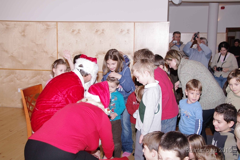 erdelyiegyesulet_mikulas_2010_036.jpg