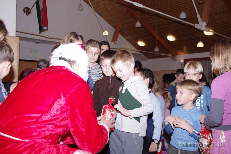 erdelyiegyesulet_mikulas_2010_039.jpg