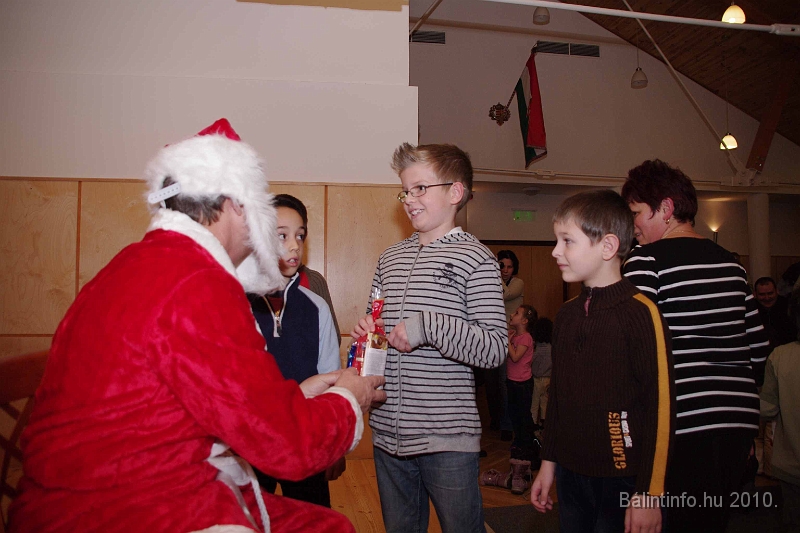 erdelyiegyesulet_mikulas_2010_046.jpg