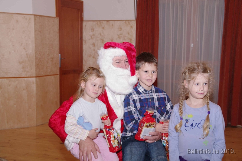 erdelyiegyesulet_mikulas_2010_048.jpg