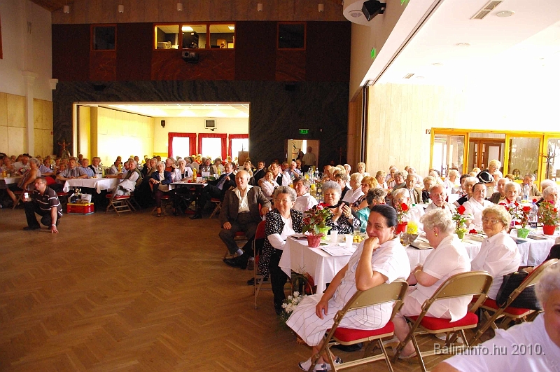 nyugdijas_klub_evfordulo_2010_001.jpg