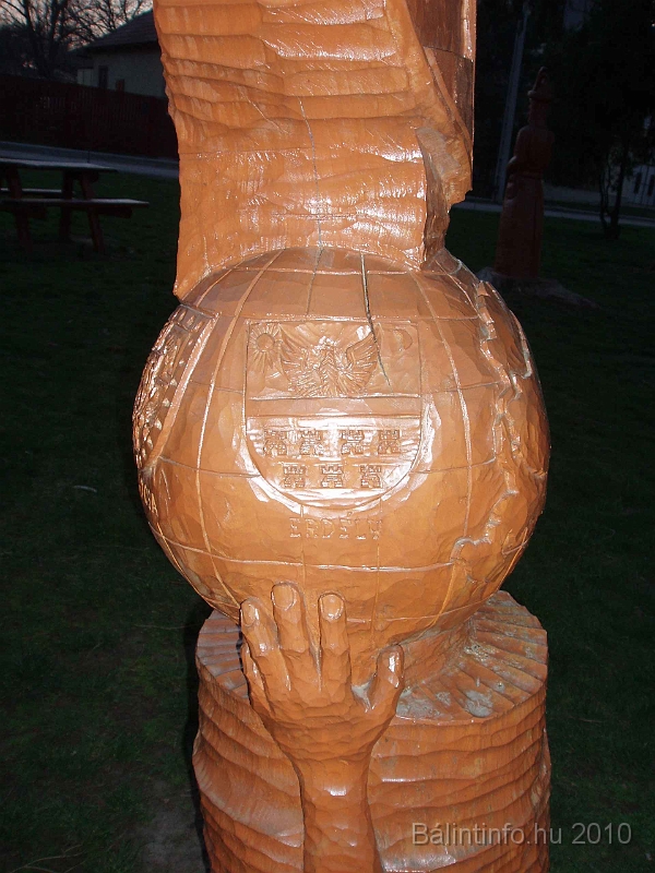 puspokhatvan_faszobrok_2010_014.jpg