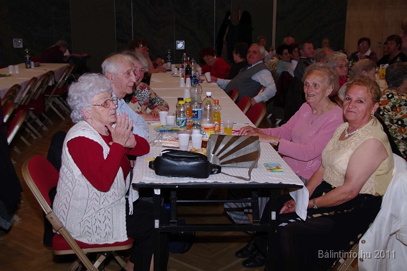 torokbalint_nyugdijasklub_anyaknapja_2011_005.jpg
