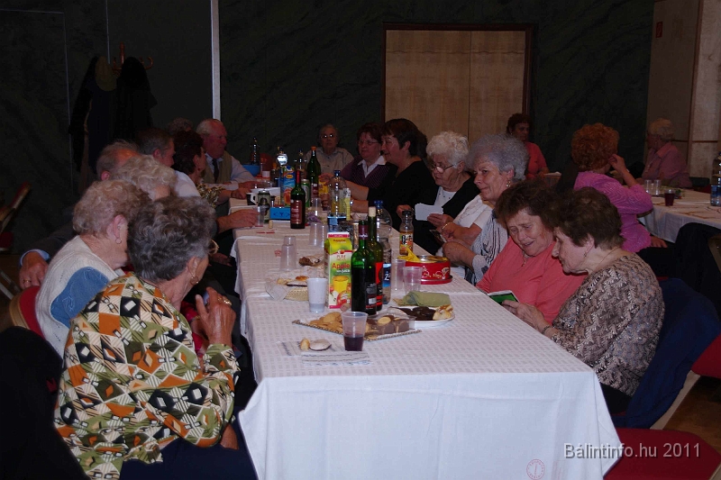 torokbalint_nyugdijasklub_anyaknapja_2011_006.jpg
