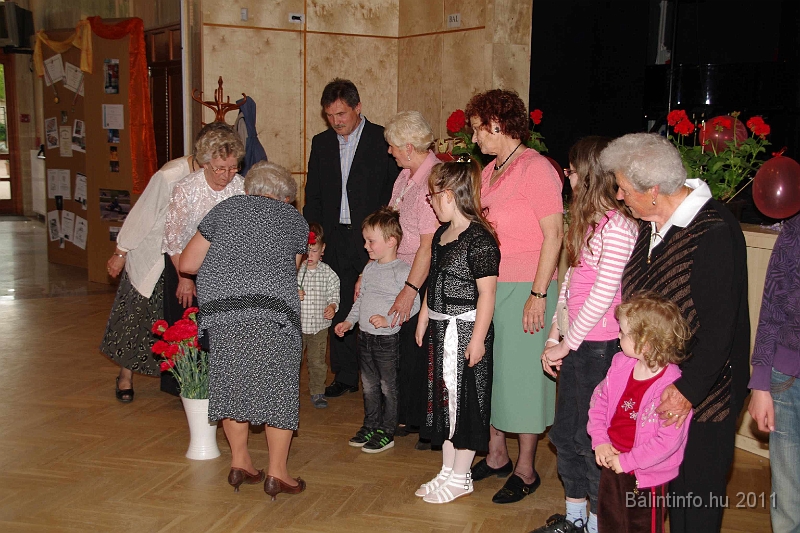 torokbalint_nyugdijasklub_anyaknapja_2011_016.jpg