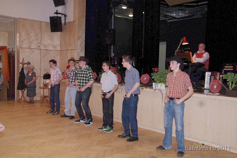 torokbalint_nyugdijasklub_anyaknapja_2011_034.jpg
