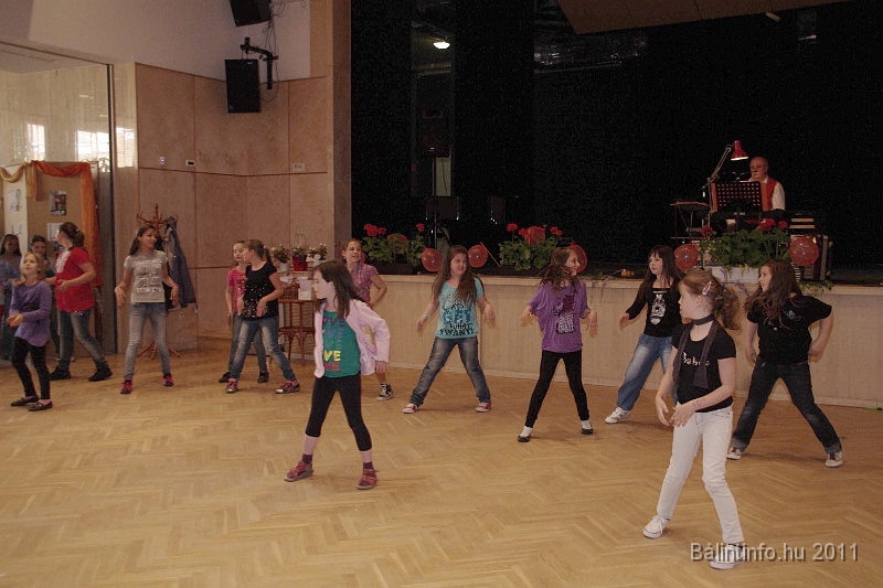 torokbalint_nyugdijasklub_anyaknapja_2011_044.jpg