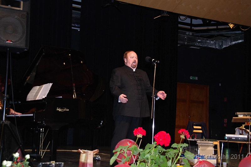 torokbalint_nyugdijasklub_anyaknapja_2011_063.jpg