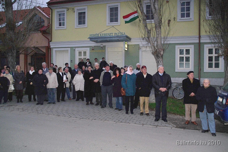 Kereszt_ujraszentelese_munkacsy_mihaly_u_2010_009.jpg