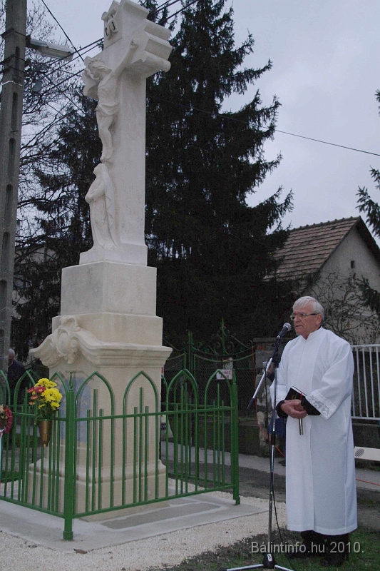 Kereszt_ujraszentelese_munkacsy_mihaly_u_2010_019.jpg