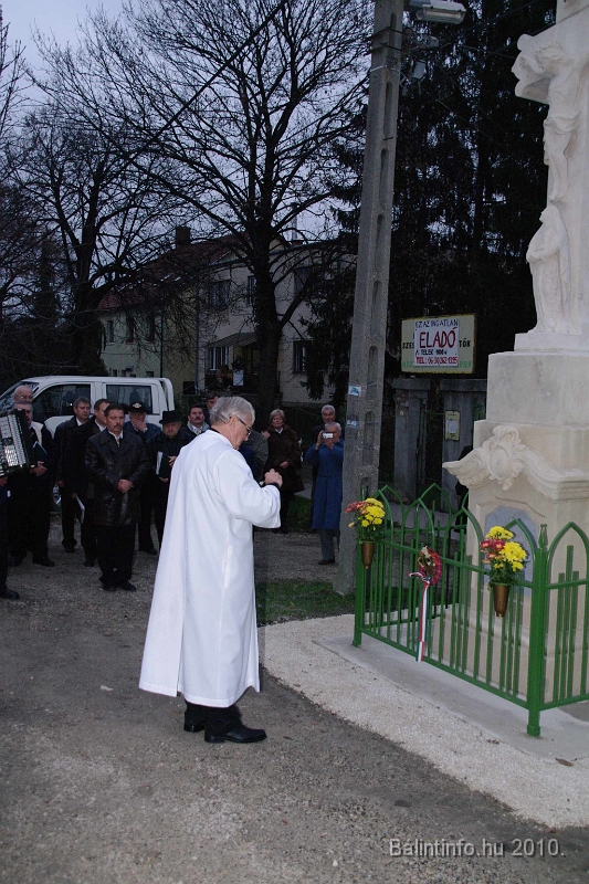 Kereszt_ujraszentelese_munkacsy_mihaly_u_2010_022.jpg