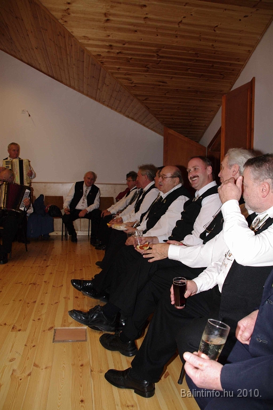 Kereszt_ujraszentelese_munkacsy_mihaly_u_2010_039.jpg