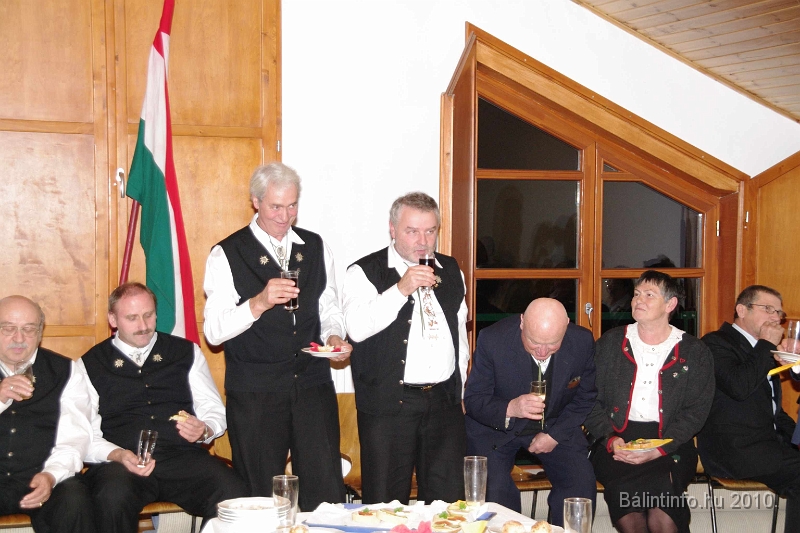 Kereszt_ujraszentelese_munkacsy_mihaly_u_2010_041.jpg
