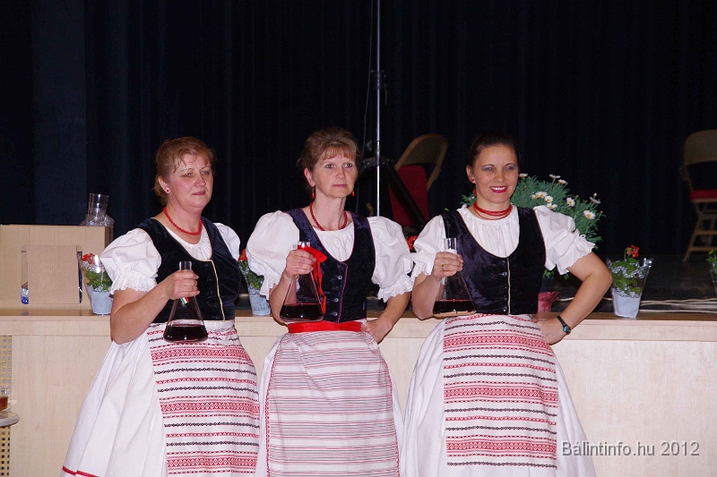 locsolobal_torokbalint_2012_030.jpg