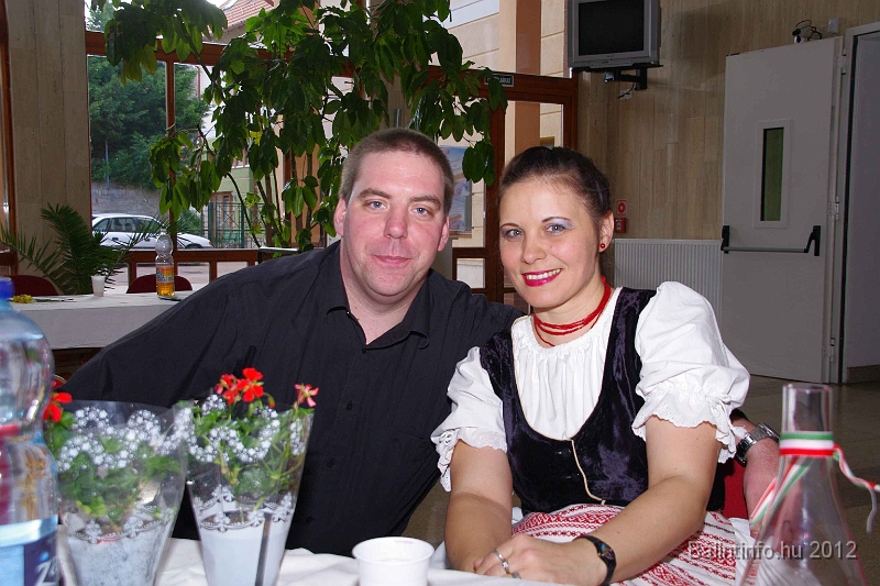 locsolobal_torokbalint_2012_044.jpg