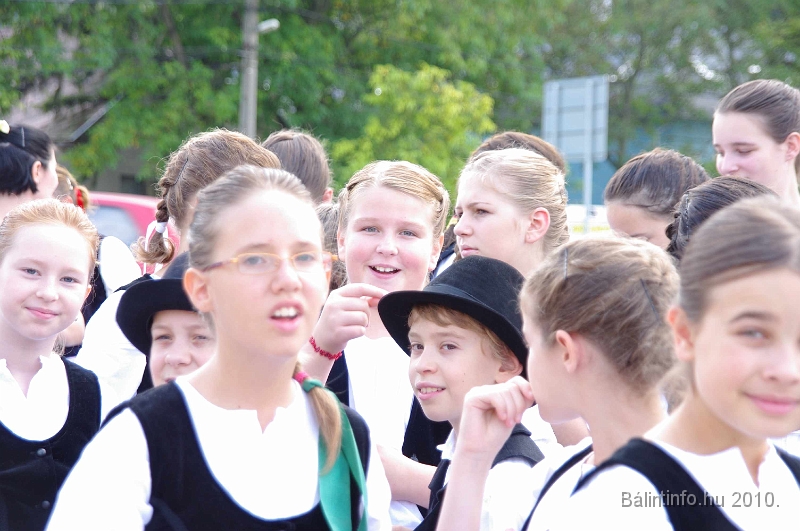 szureti_felvonulas_2010_006.jpg