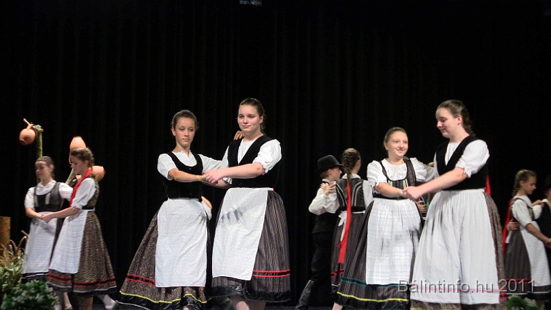 szureti_felvonulas_2011_300.jpg
