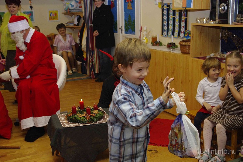 mikulas_csupasziv_2008_024.jpg