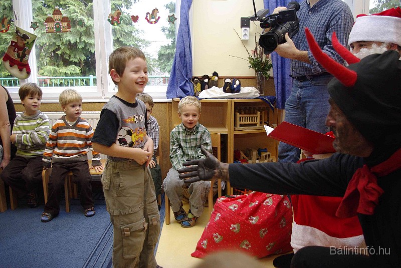 mikulas_csupasziv_2008_100.jpg