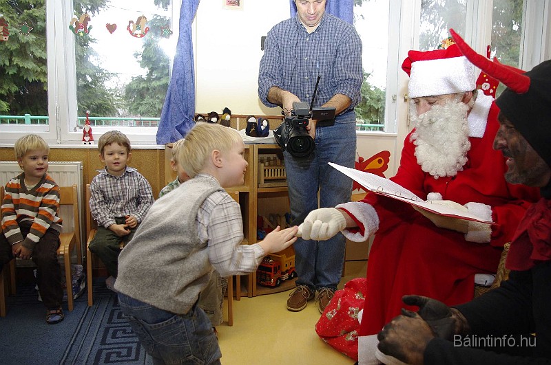 mikulas_csupasziv_2008_147.jpg