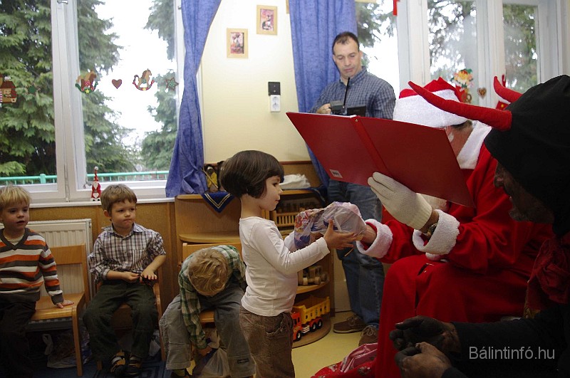 mikulas_csupasziv_2008_154.jpg