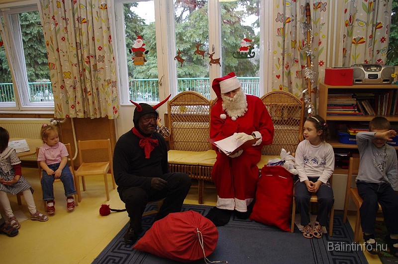 mikulas_csupasziv_2008_168.jpg