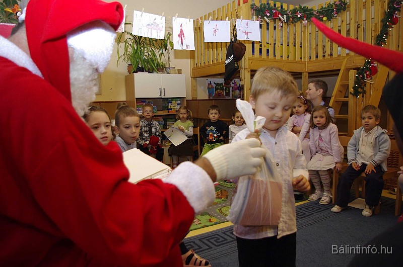 mikulas_csupasziv_2008_197.jpg