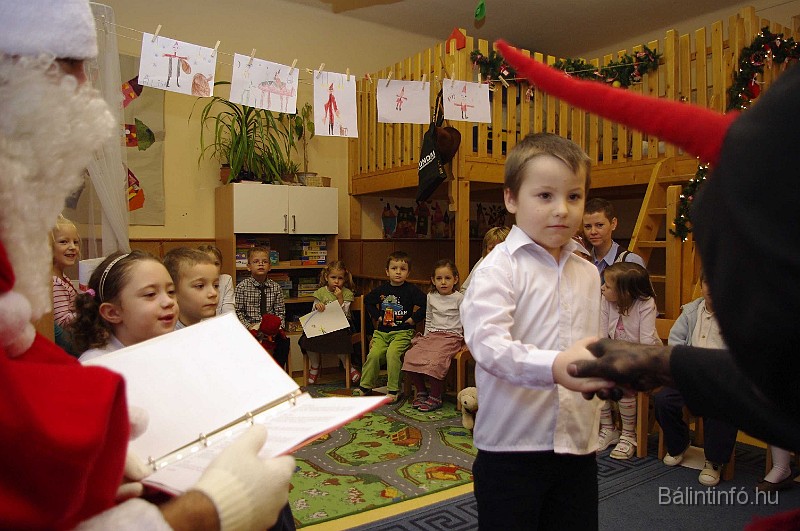 mikulas_csupasziv_2008_198.jpg