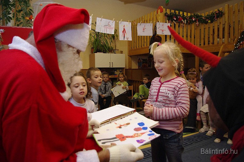 mikulas_csupasziv_2008_231.jpg