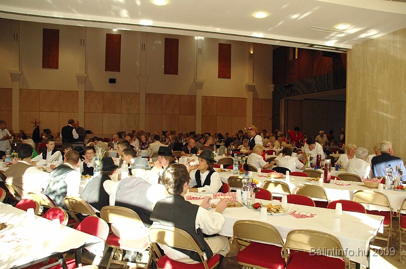 szuretibal_2009_116.jpg