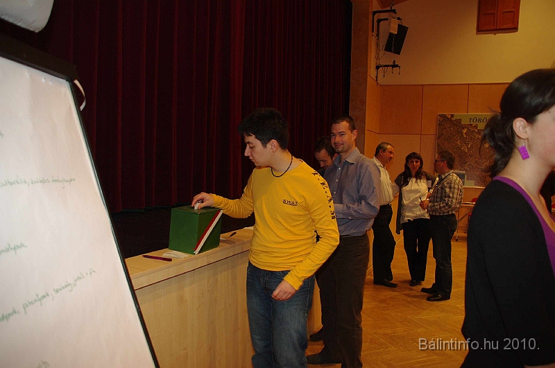varosfejlesztocsapatjatek_2010_107.jpg